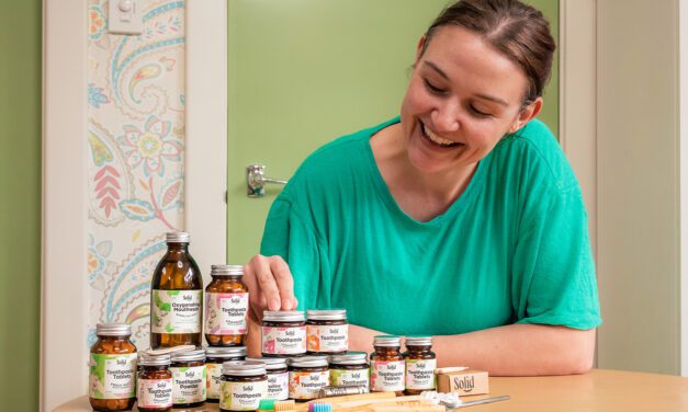 Dental as anything – Laura Nixon, Solid